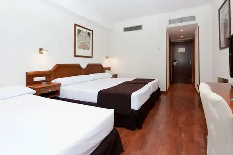 Senator Barajas Hotel in Madrid — foto 3