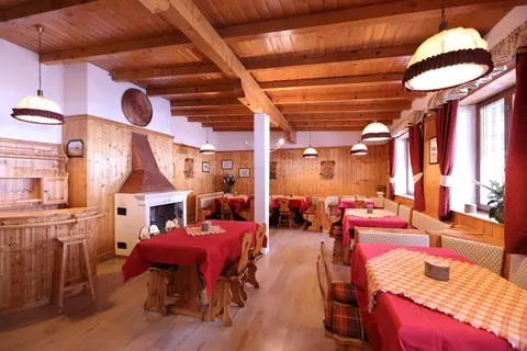 Hotel Piaz in San Giovanni di Fassa — foto 19