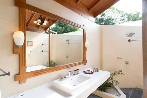 NH Collection Maldives Reethi Resort in Fonimagoodhoo — foto 13