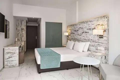 Ramada Hotel & Suites by Wyndham Ayia Napa in Ayia Napa — foto 3