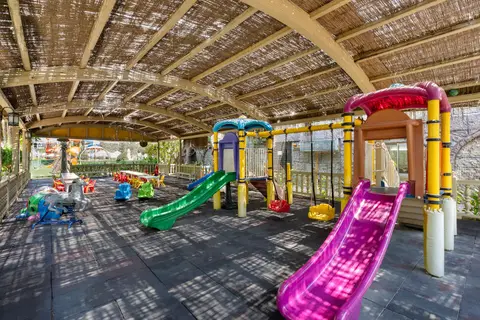 Royal Holiday Palace Hotel in Aksu — foto 13