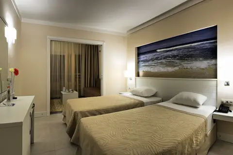 Batihan Beach Resort & Spa in Kuşadası — foto 22