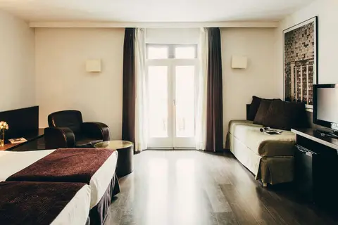 Hotel Regina Barcelona in Barcelona — foto 27