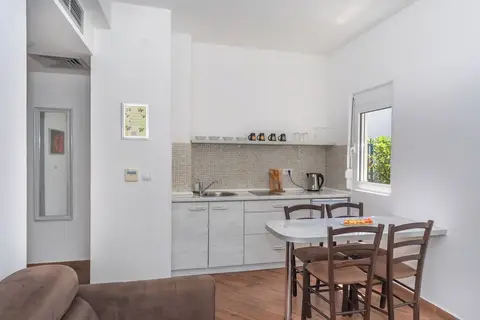 Apartments Fortunella in Petrovac na Moru — foto 14