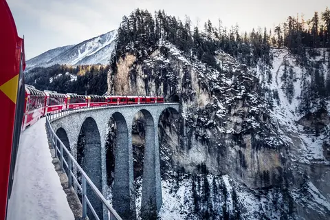 Winter met de Glacier- en Bernina Express in Zwitserland