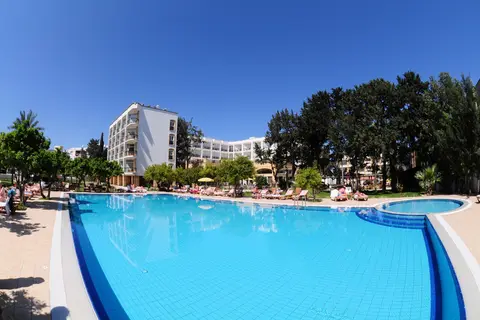 Pia Bella in Girne — foto 8