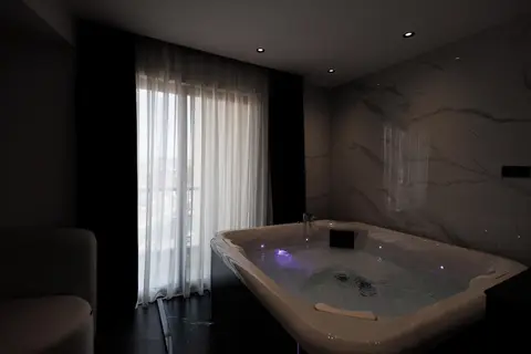 Destiny Hotel in Tirana — foto 21