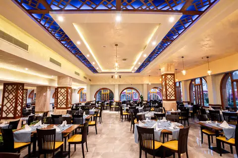 Aladdin Beach Resort in Al Hadaba, foto 8