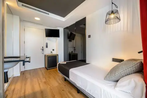 Hotel Vibra District in Sant Antoni de Portmany — foto 12