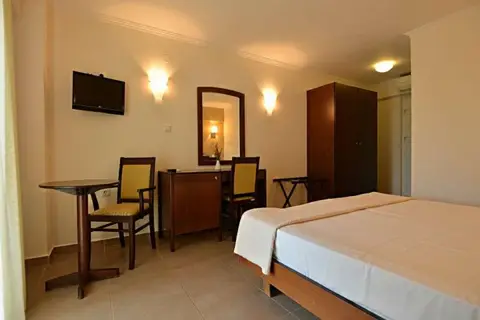Ammos Bay Hotel in Αμμουδιά — foto 18