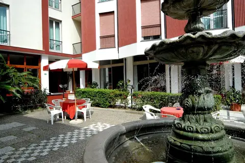Hotel Cinque Terre in Gardone Riviera — foto 5