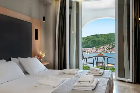 Hotel Punta in Καλύβια — foto 2