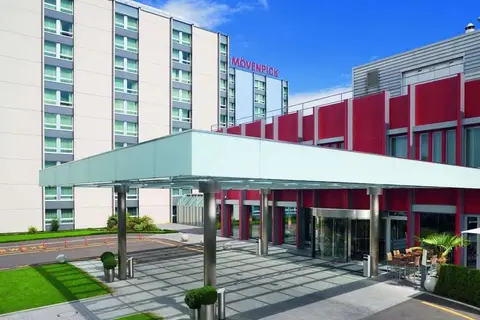 Mövenpick Zurich Airport Hotel in Opfikon
