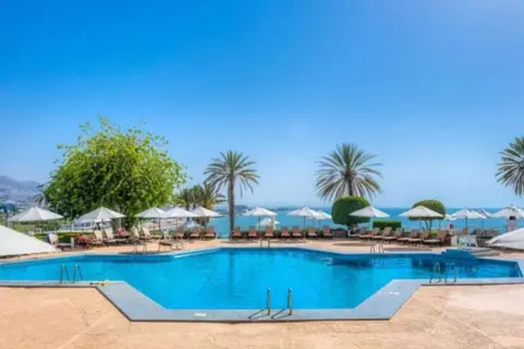 Crowne Plaza Muscat in السيب — foto 22