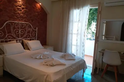 Atalos Hotel  Apartments & Suites in SUNFLOWER SANTORINI, foto 29