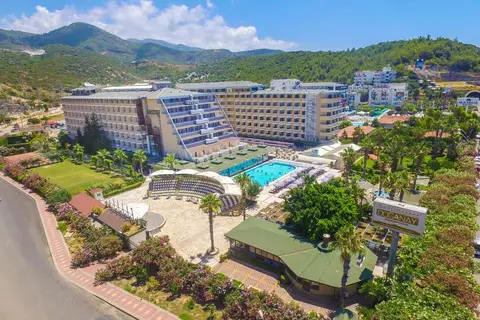 Doganay Beach Club in Alanya