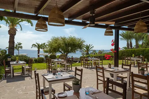 Mediterranean Beach Hotel in Agios Tychonos — foto 6