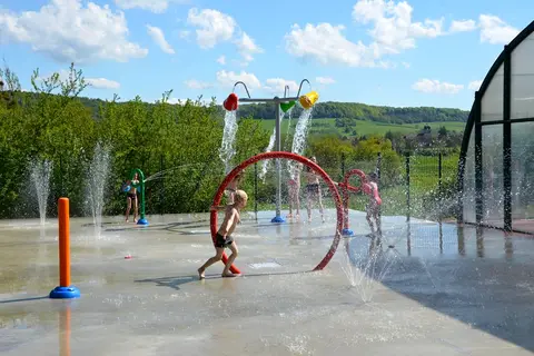 Camping Du Bois De Reveuge in Huanne-Montmartin — foto 9