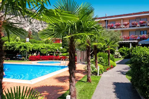 Hotel Villa Stella in Nago-Torbole — foto 2