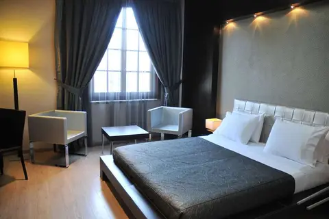 MonarC Hotel in Tirana — foto 3