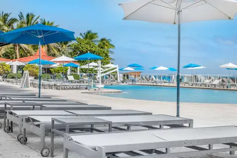 Ramada Plaza by Wyndham Marco Polo Beach Resort in Sunny Isles Beach — foto 16