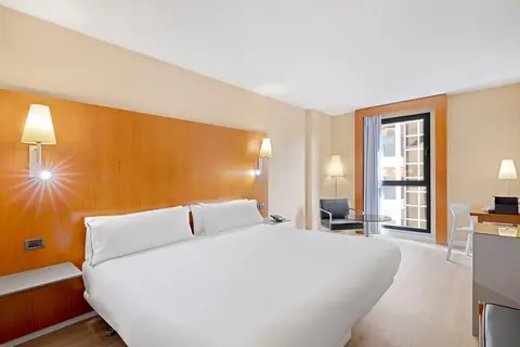 B&B HOTEL Zaragoza Los Enlaces Estación in Zaragoza — foto 14