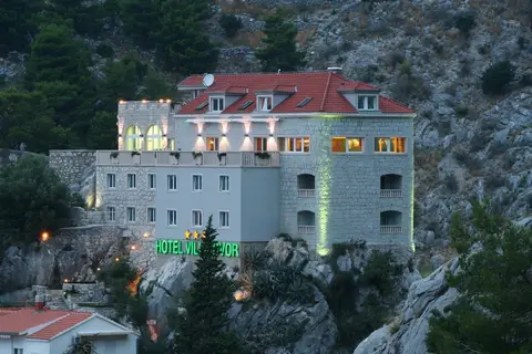 Villa Dvor in Omis