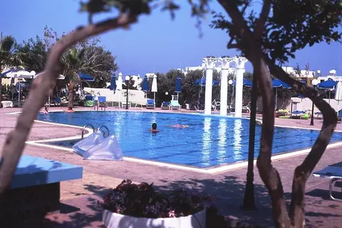 Chrystalla Hotel in Παραλίμνι — foto 2