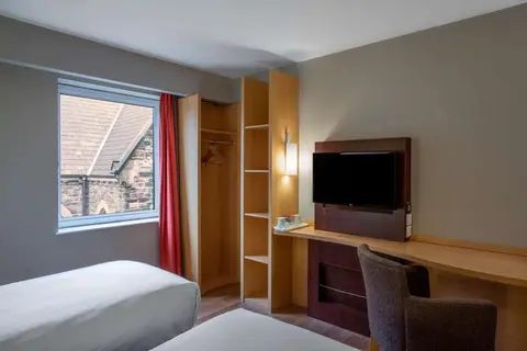 Ibis Belfast Queens Quarter in Belfast — foto 3
