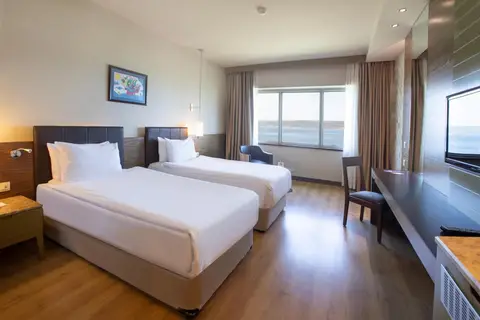Kolin Hotel in Çiğli — foto 14
