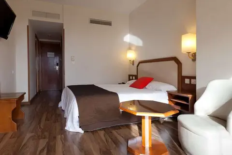 Senator Barajas Hotel in Madrid — foto 24