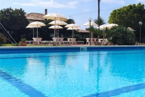 Hotel Relax in Syracuse
