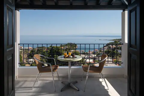 Atrium of Alonissos in Patitiri — foto 10