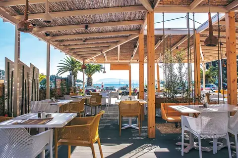 Iliada Beach in Γουβιά — foto 6