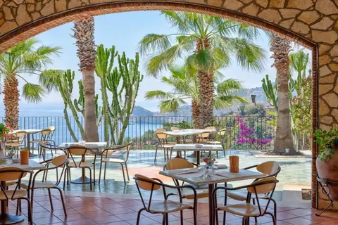 Hotel Olimpo-Le Terrazze in Letojanni — foto 15