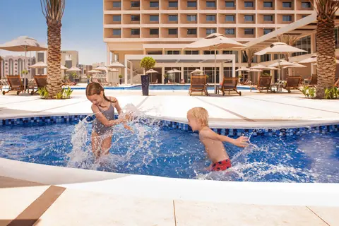 Hilton Garden Inn Ras Al Khaimah in Ras al-Khaimah — foto 25