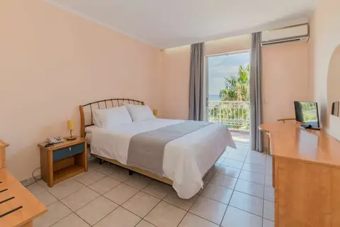 Xenos Kamara Beach in Zakynthos Municipal Unit, foto 30