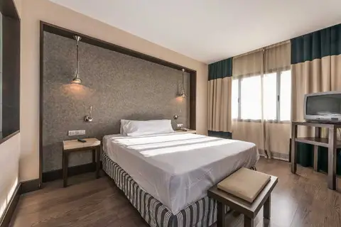 Hotel Mercader in Madrid — foto 29