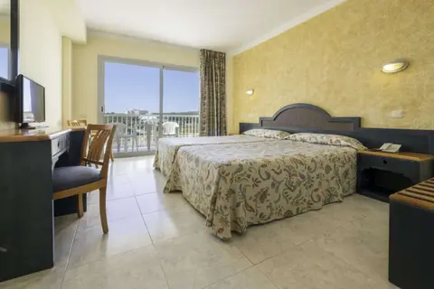 Blue Sea Coral Beach in Santa Eulària des Riu — foto 4