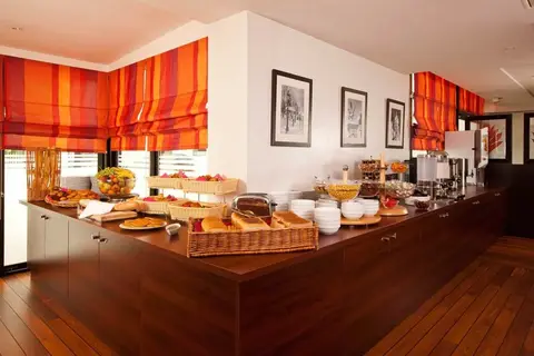 Residhome Appart Hotel Val d'Europe in Montévrain — foto 10