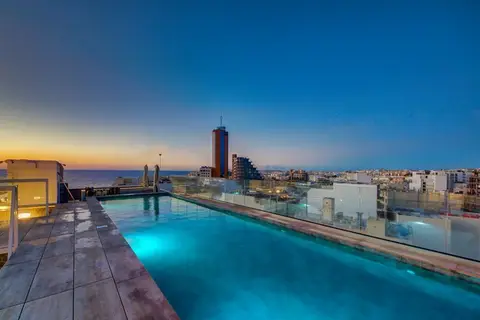 IKYK Hotel in San Ġiljan — foto 19