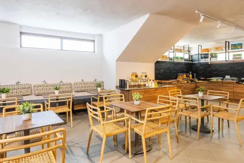 Casa Blue Hotel in Καλύβια — foto 2