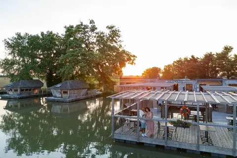 Village Flottant De Pressac in Pressac — foto 9