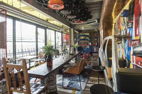 Mestyle Garage Hotel Bangkok in Bangkok — foto 12