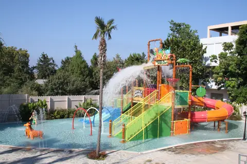 Mayfair Gardens in Paphos — foto 3