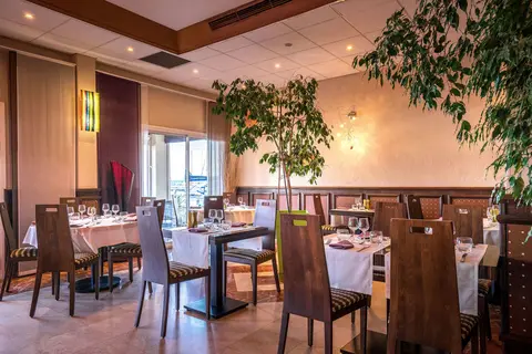 Best Western Plus Hôtel La Marina in Saint-Raphaël — foto 17