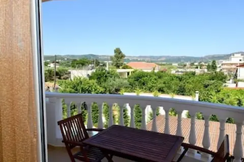 Golden Rose Suites in Kamisiana — foto 16