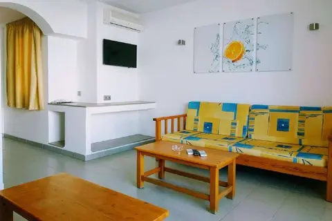 Ibiza Jet Appartementen in Platja d'en Bossa — foto 22