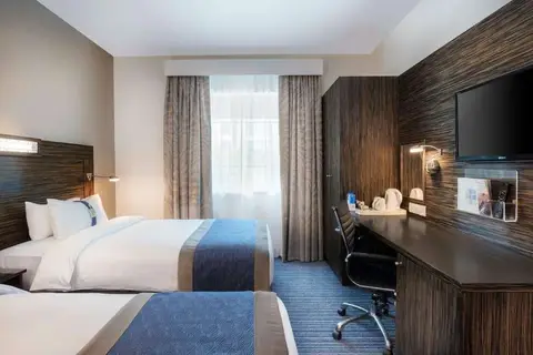 Holiday Inn Express Dubai Safa Park in Dubai — foto 13