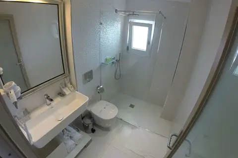 Demi Hotel in Sarandë — foto 13